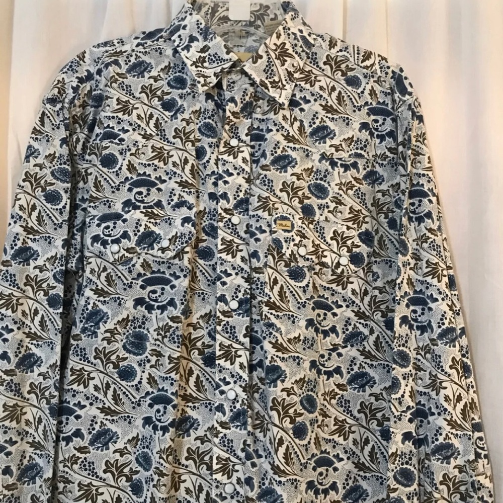 Men’s pearl snap shirt